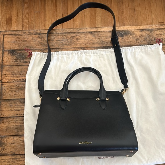 Authentic Salvatore Ferragamo satchel bag - Picture 5 of 9